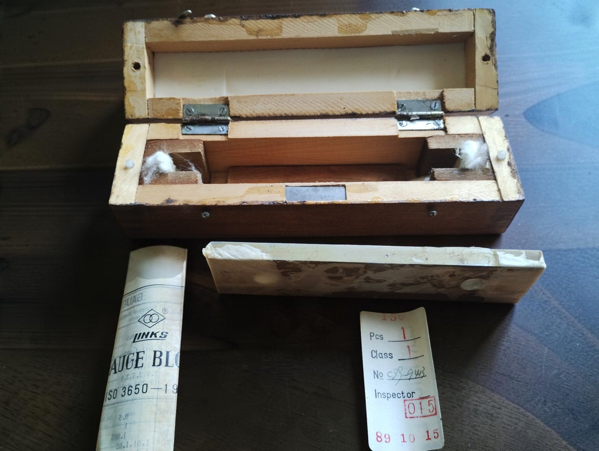 LINKS Harbin gauge block with open wooden case, instruction booklet and factory inspection slip
