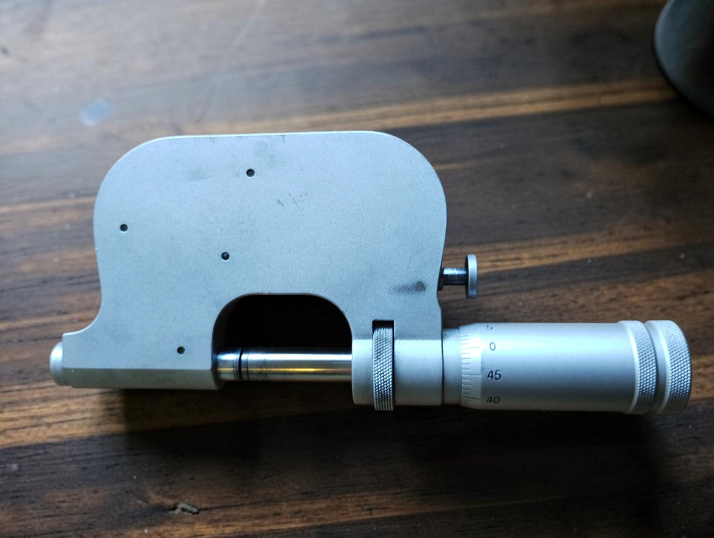 Rear view of the Carl Zeiss Jena Passameter 0–25 mm indicating micrometer
