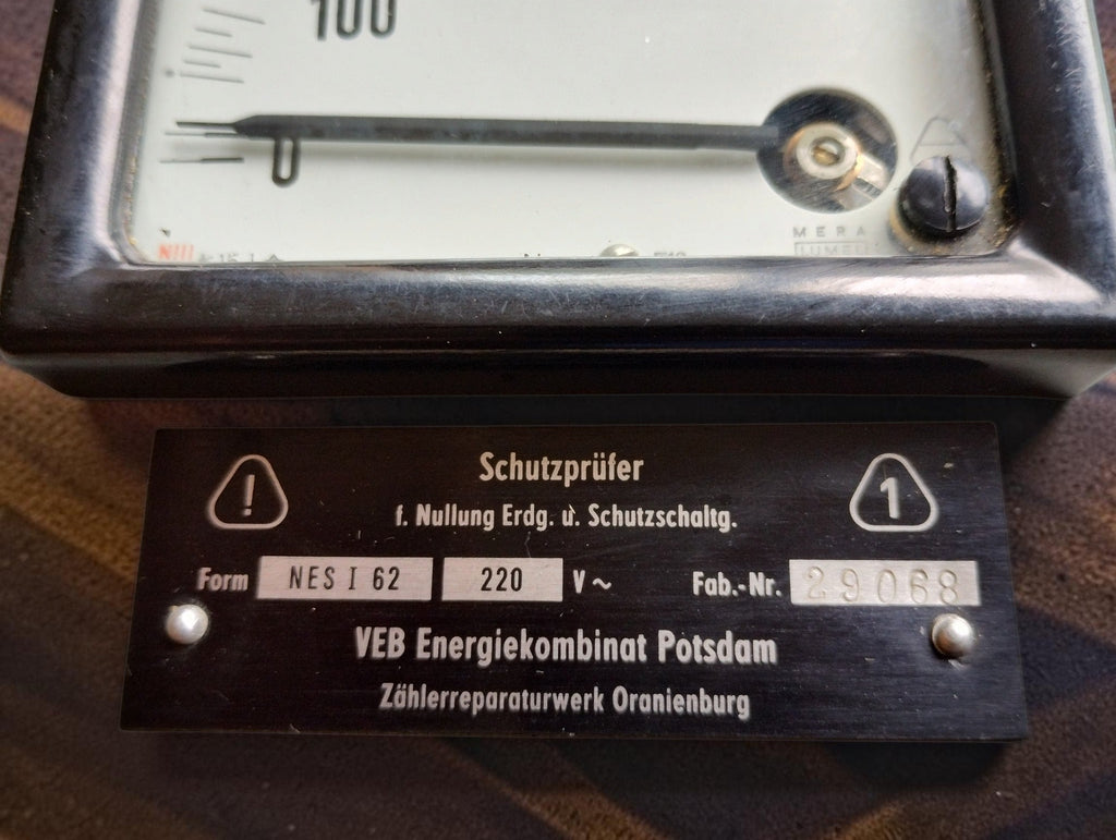 NES I/62 identification plate marked VEB Energiekombinat Potsdam, Zählerreparaturwerk Oranienburg, serial number 29068.
