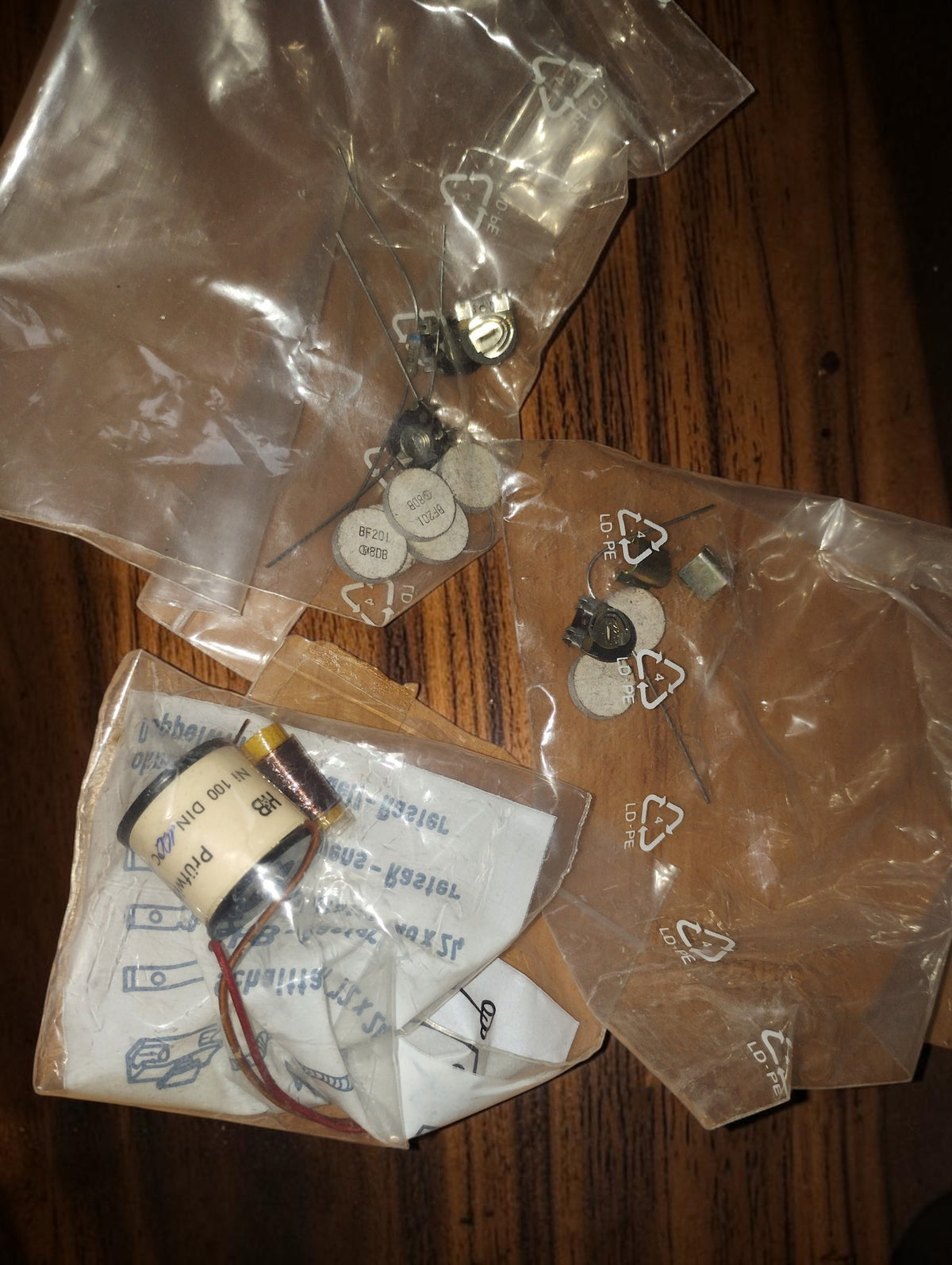 Bagged accessories and electrical components supplied with the Hartmann & Braun meter set
