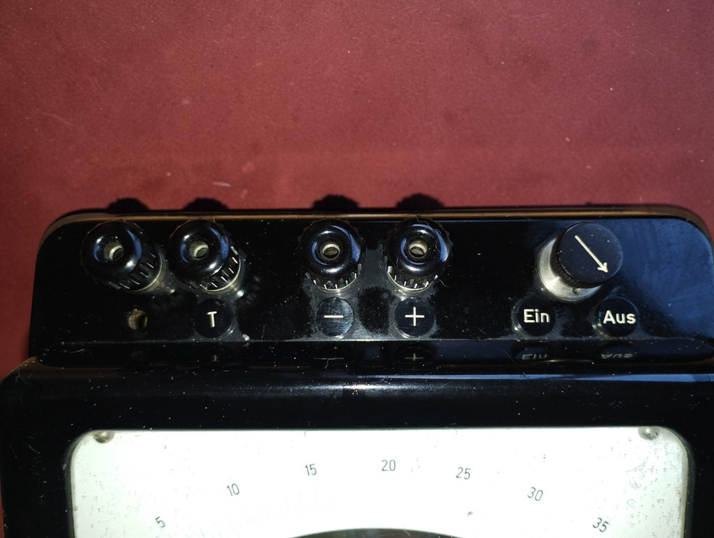 Four connection terminals and the Ein-Aus rotary switch on the H&B Hartmann & Braun resistance meter
