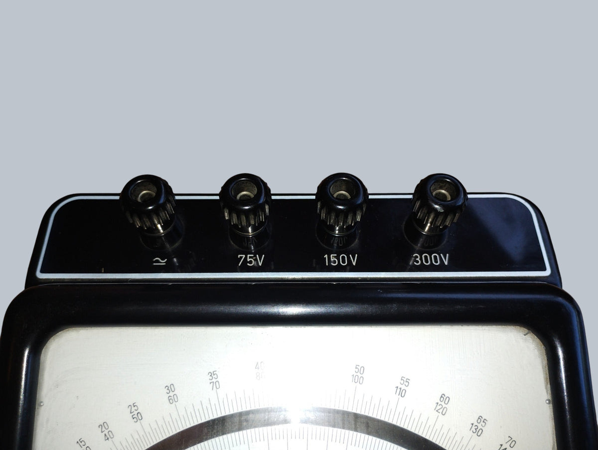 Gossen voltmeter connection terminals marked 75 V, 150 V and 300 V.
