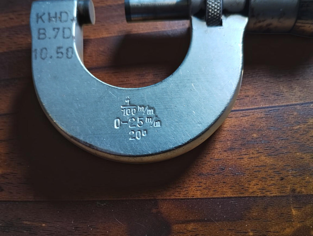 Steinmeyer micrometer frame marked 0–25 mm, 1/100 mm and 20 degrees
