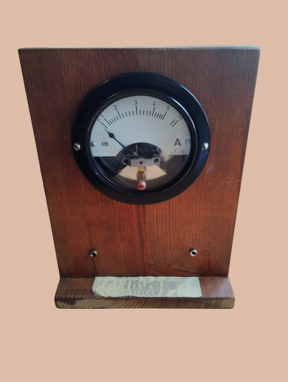 Hartmann & Braun H&B analog demonstration ammeter on a wooden stand, front view
