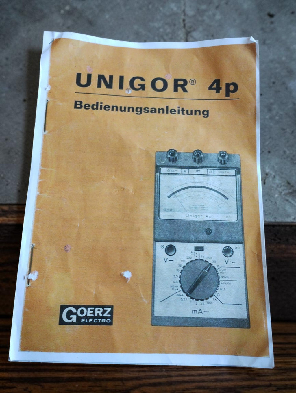 German Unigor 4p Bedienungsanleitung instruction manual with GOERZ Electro branding and illustrated cover
