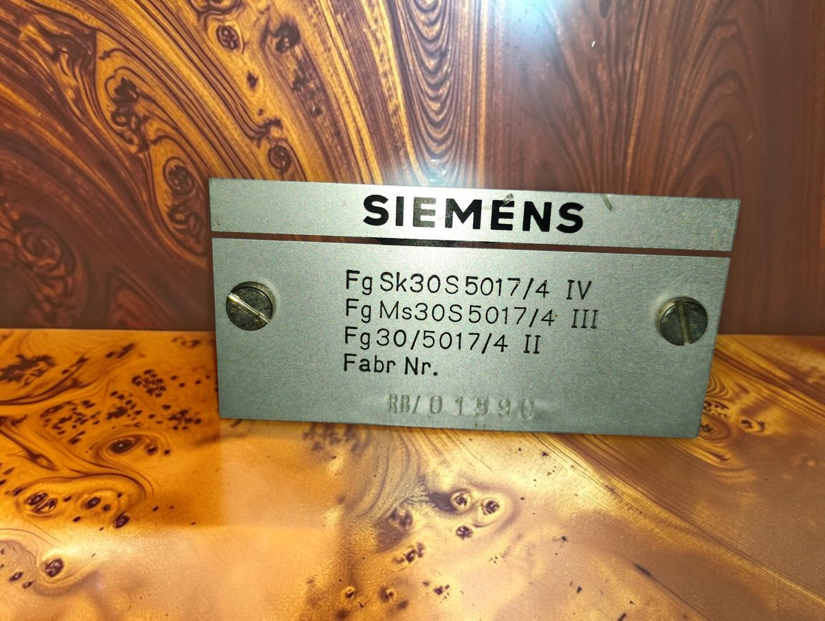 Siemens identification plate with type markings Fg Sk30S5017/4 IV, Fg Ms30S5017/4 III and Fg30/5017/4 II.
