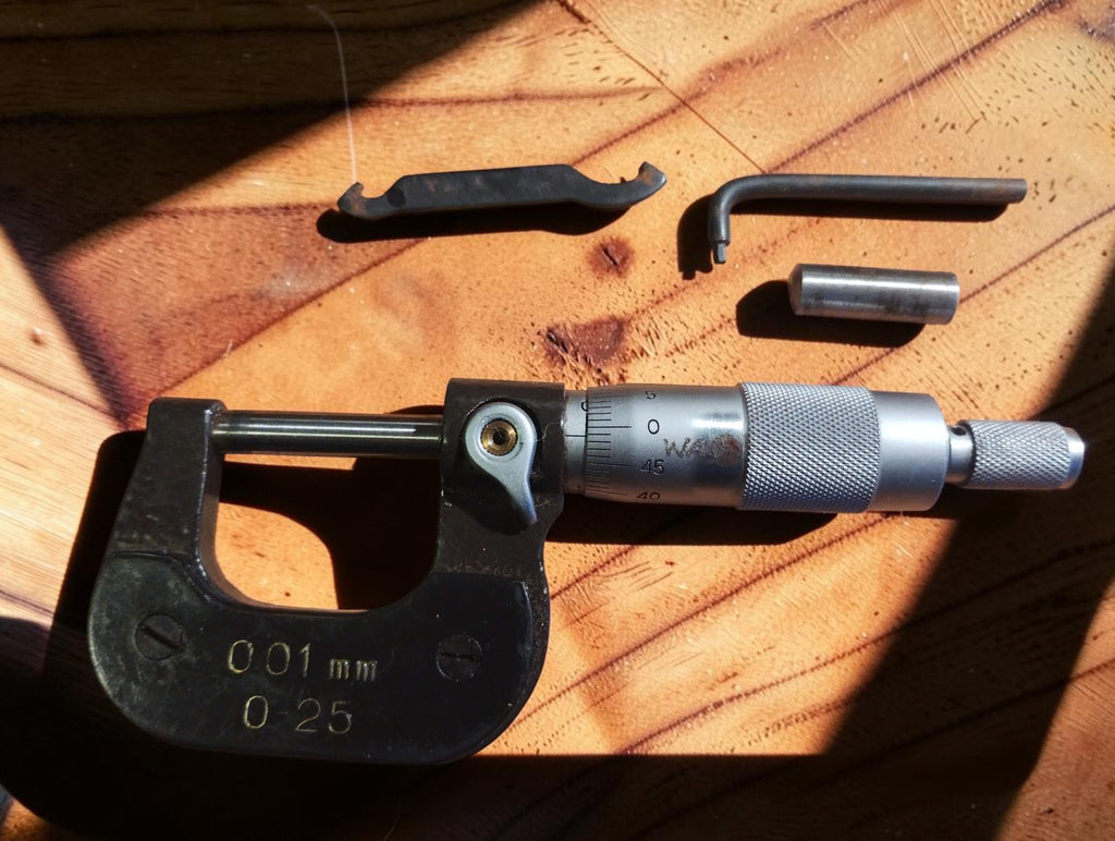 MAUSER junior vintage outside micrometer with adjustment tools and a cylindrical accessory
