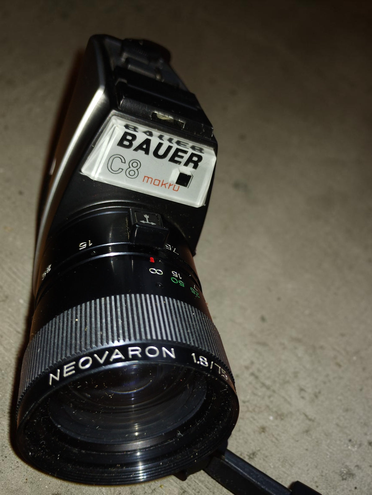 Front view of the Bauer C8 makro Super 8 movie camera with Neovaron 1.8 / 7.5–60 mm zoom lens

