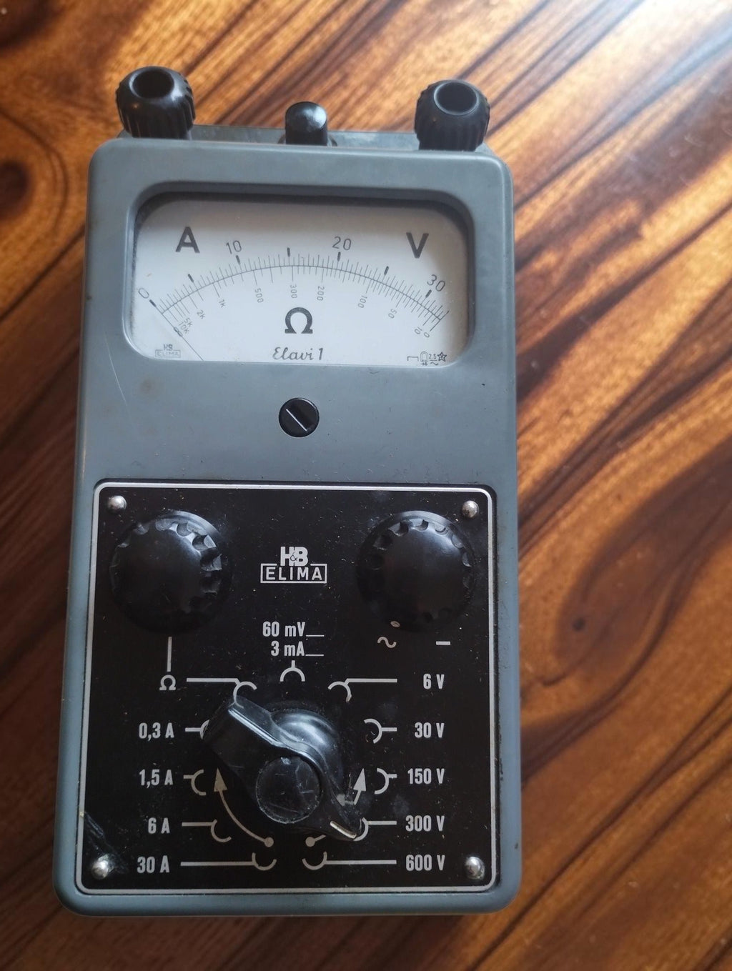 Hartmann & Braun ELIMA Elavi 1 analog multimeter with gray housing, dial and rotary range selector
