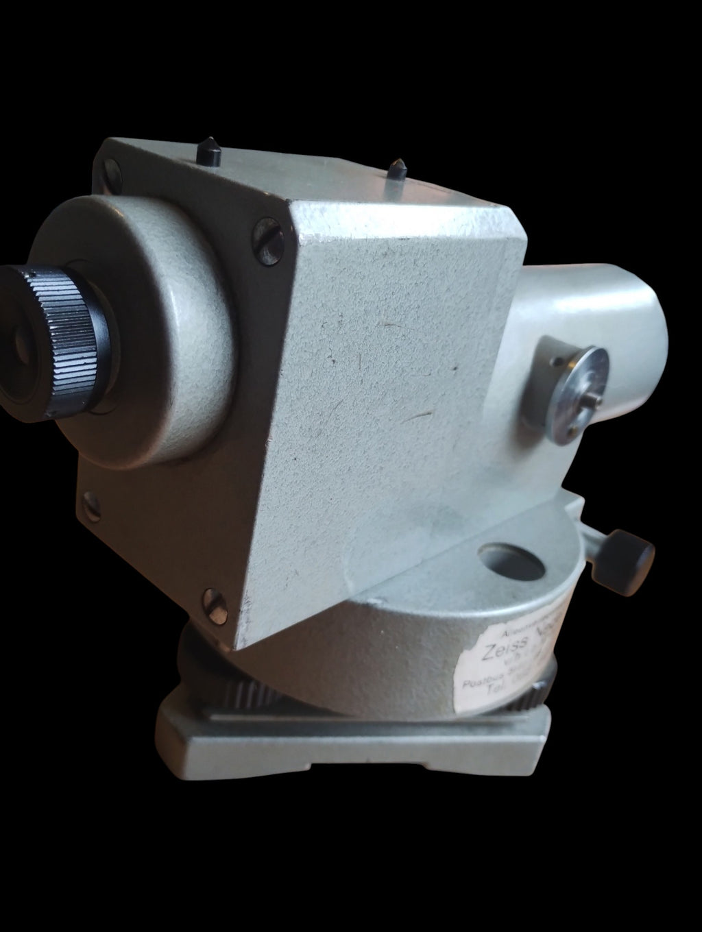Angled rear view of the Sokkisha B2 automatic level showing the eyepiece, side controls and leveling base.
