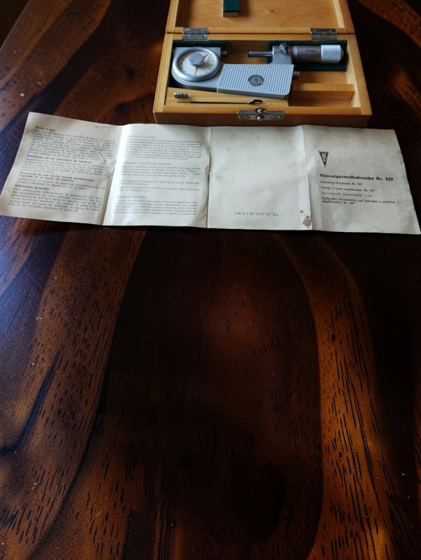 Feinmesszeugfabrik Suhl Nr. 533 indicating micrometer, 25–50 mm