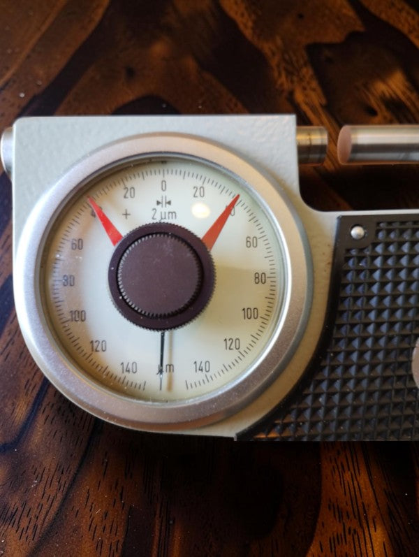 Feinmesszeugfabrik Suhl Feinzeiger-Bügelmeßschraube / Indicating Micrometer, 0–25 mm