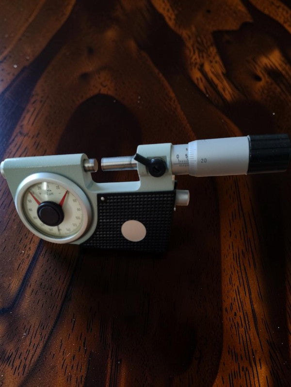 Feinmesszeugfabrik Suhl Feinzeiger-Bügelmeßschraube / Indicating Micrometer, 0–25 mm