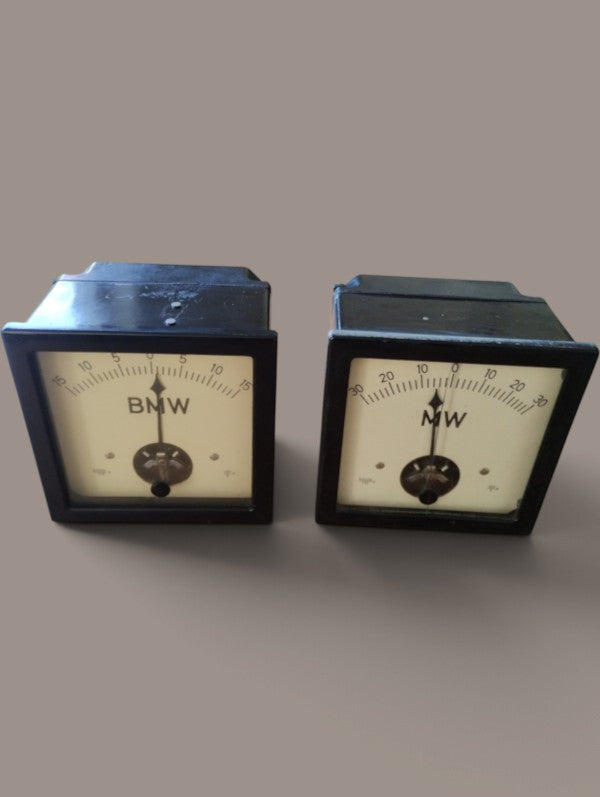Vintage BMW & MW paar grote industriële paneelmeter