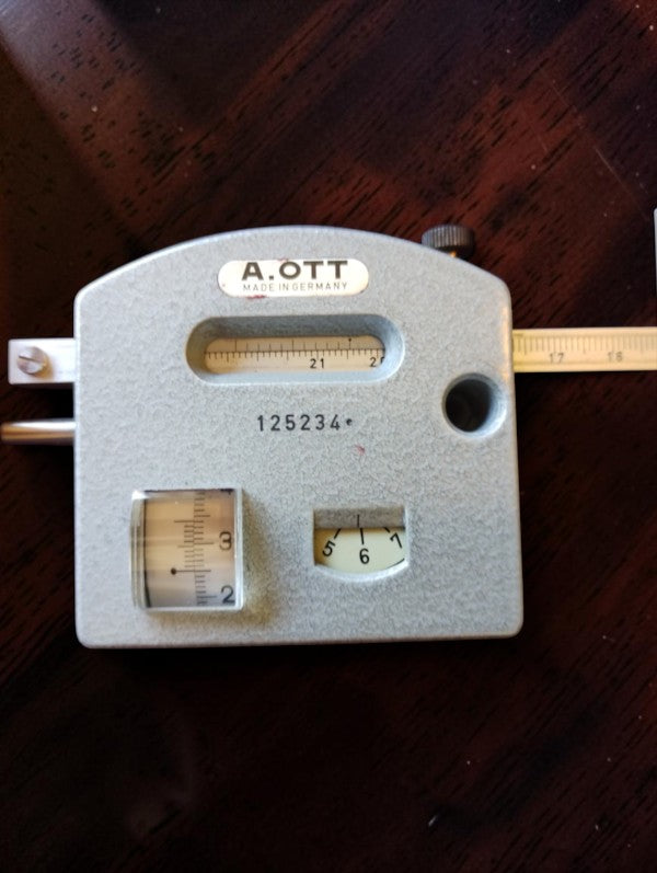 A. Ott Kempten Kompensations-Polarplanimeter, type 30115, nr. 125234, originele cassette