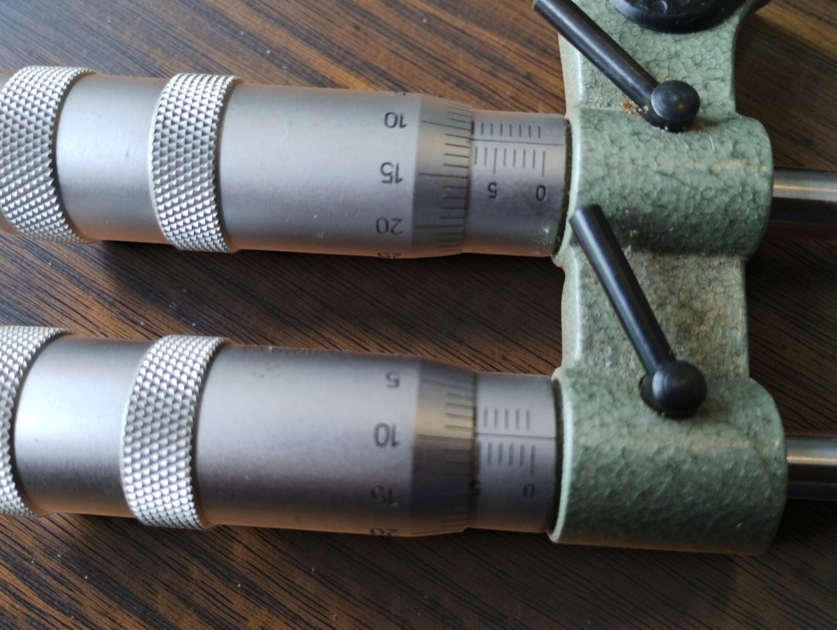 MAUSER dubbele micrometer met twee meetklokken, 0–25 mm