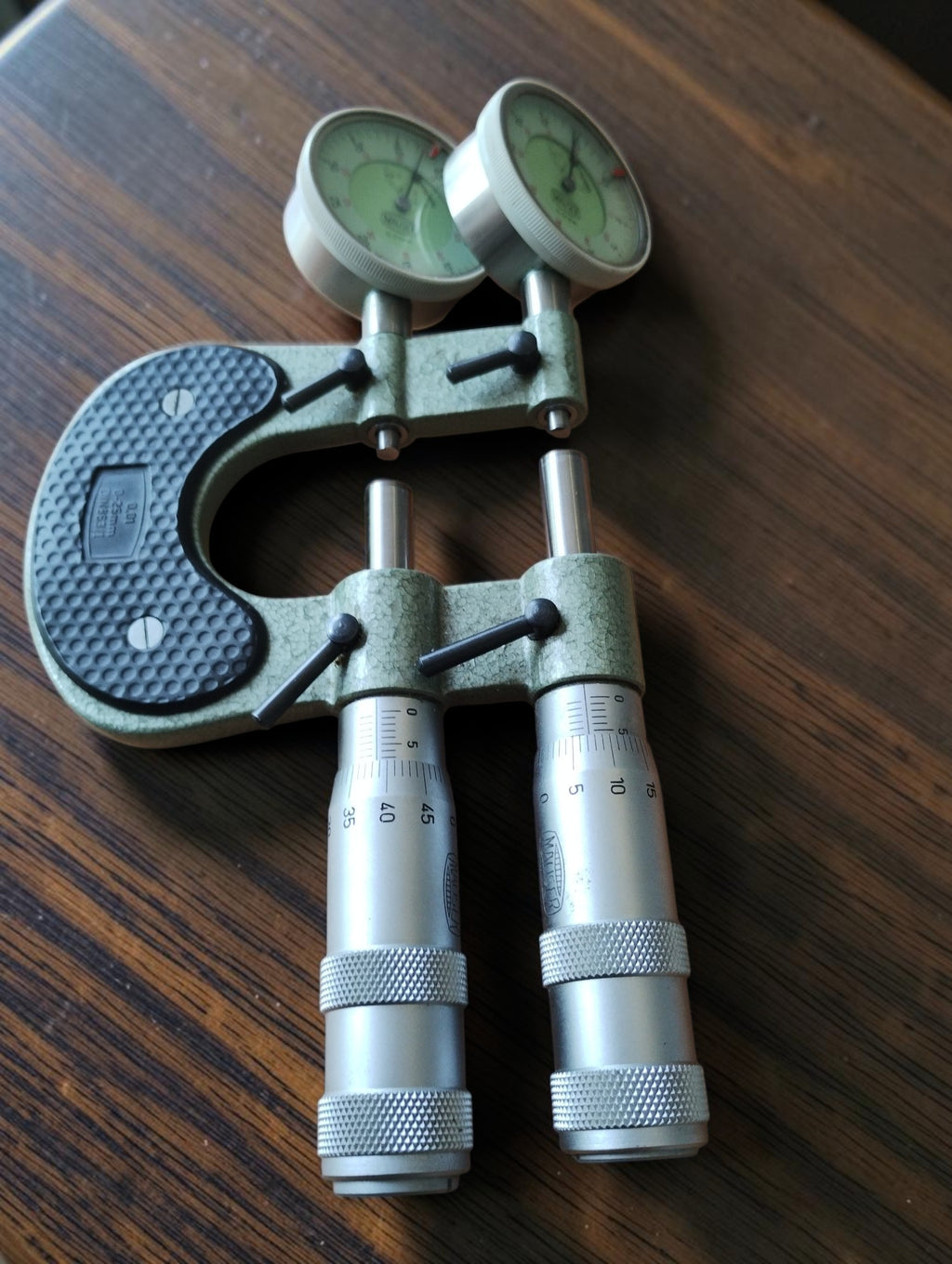 MAUSER dubbele micrometer met twee meetklokken, 0–25 mm