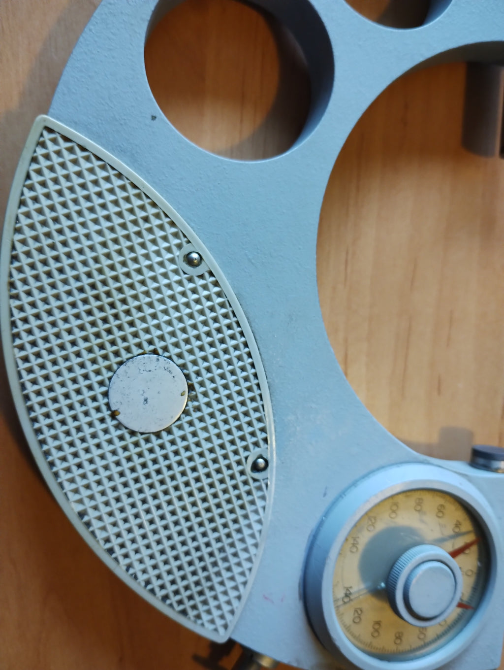 Indicatiemicrometer 75–100 mm met houten kist, toegeschreven aan Carl Zeiss Jena
