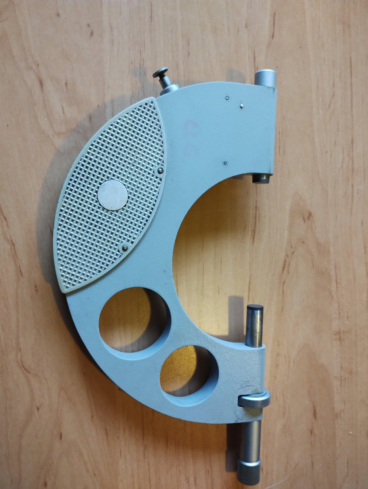 Indicatiemicrometer 75–100 mm met houten kist, toegeschreven aan Carl Zeiss Jena
