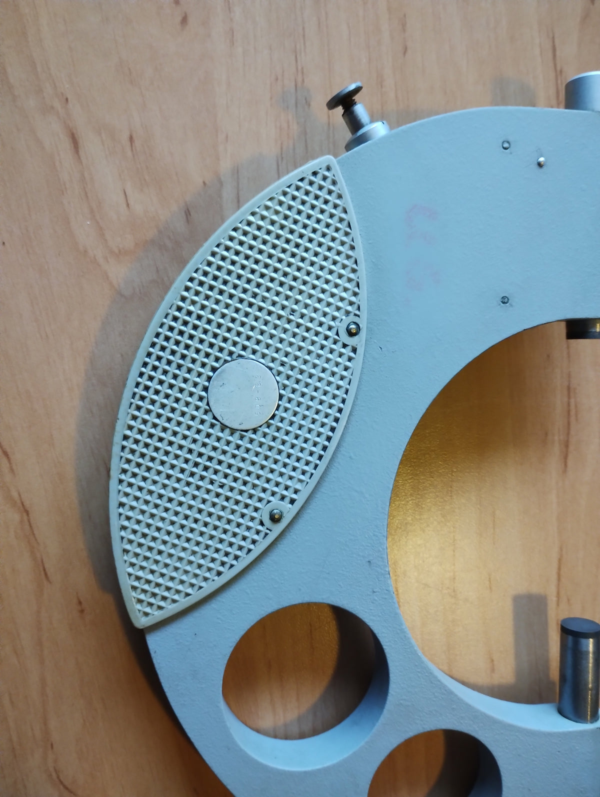 Indicatiemicrometer 75–100 mm met houten kist, toegeschreven aan Carl Zeiss Jena
