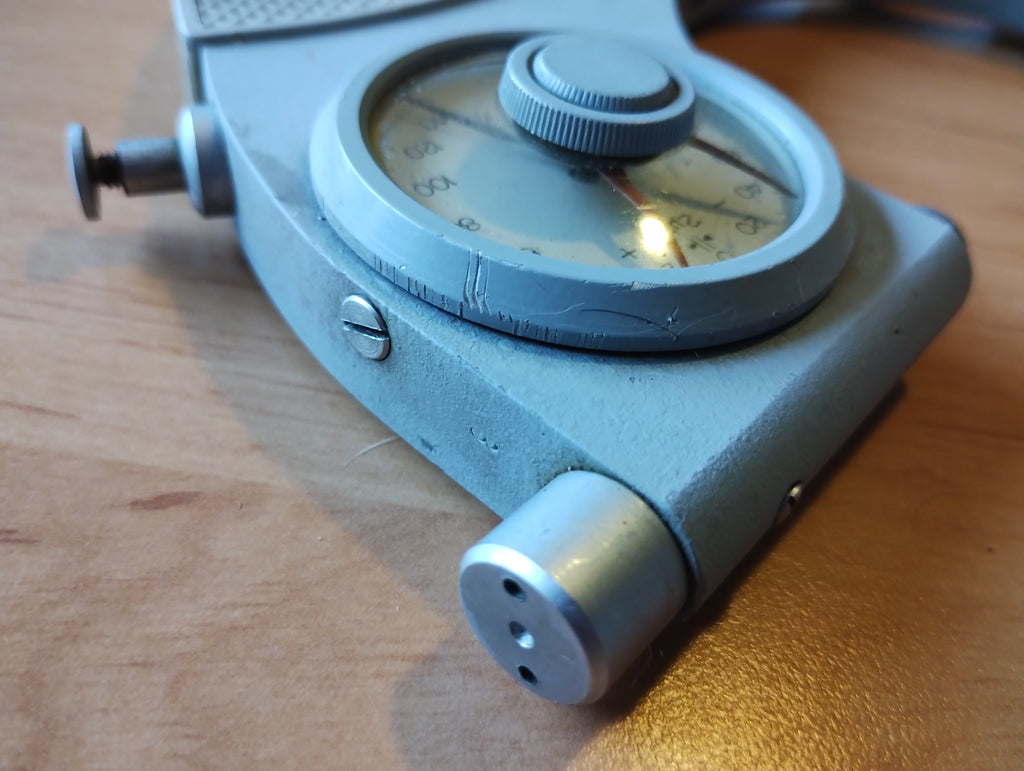 Indicatiemicrometer 75–100 mm met houten kist, toegeschreven aan Carl Zeiss Jena
