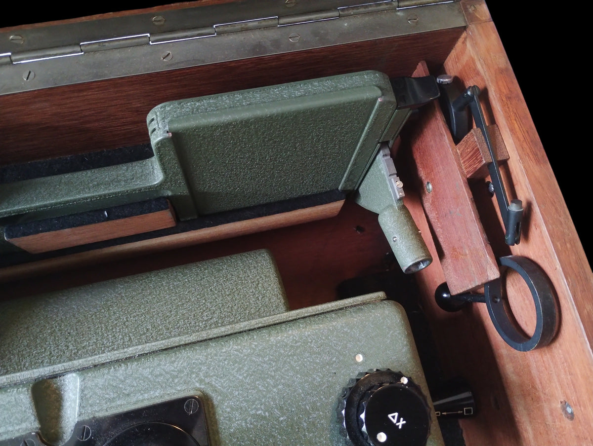 Old Delft ODSS III scanning stereoscope with wooden case