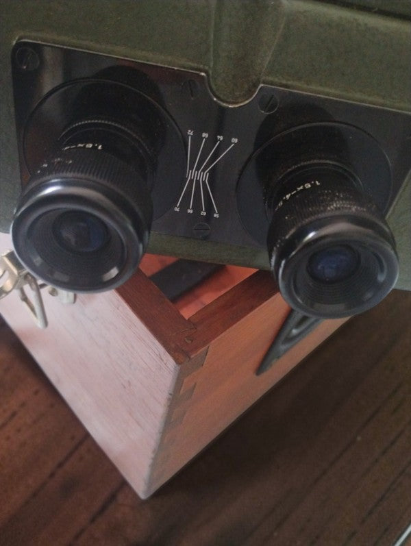 Old Delft ODSS III scanning stereoscope with wooden case