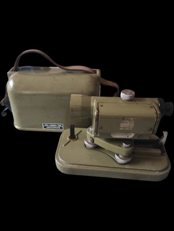 Wild Heerbrugg N10 Optical Level with Metal Carrying Case
