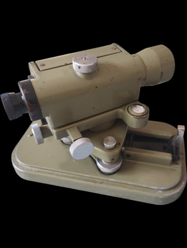 Wild Heerbrugg N10 Optical Level with Metal Carrying Case
