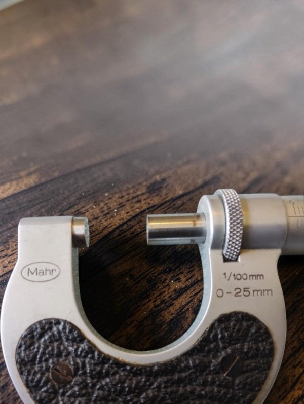 Carl Mahr outside micrometer 0–25 mm with wooden case