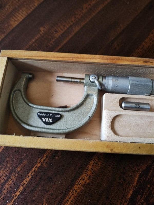 VIS buitenmicrometer 25–50 mm met houten schuifkist