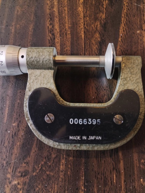 Mitutoyo disc micrometer 0–25 mm with wooden case