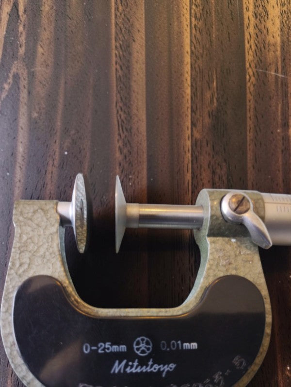 Mitutoyo disc micrometer 0–25 mm with wooden case