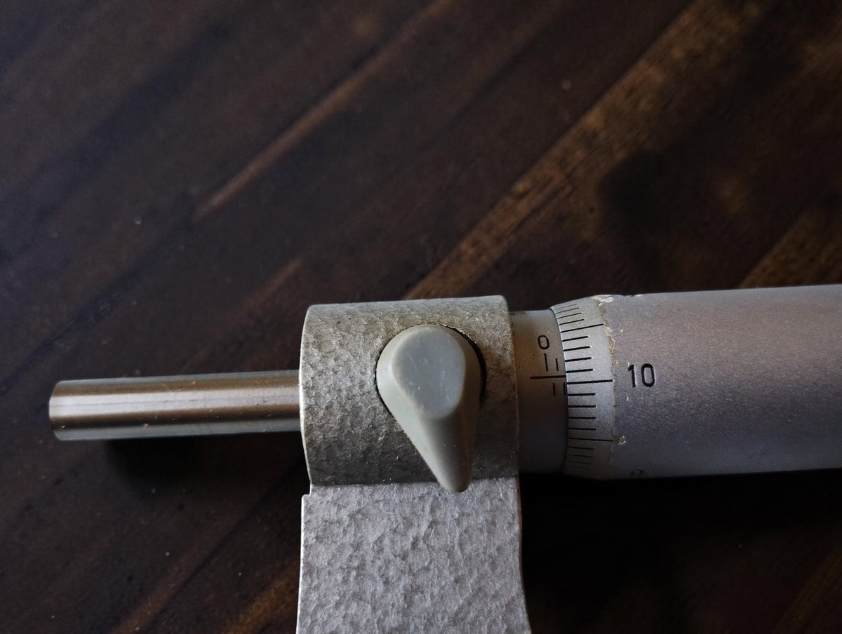 FMS Suhl outside micrometer 200–225 mm with wooden case