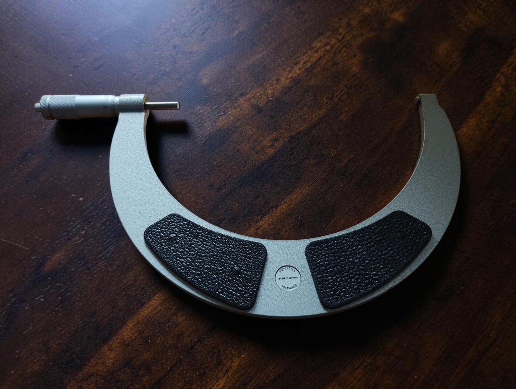 FMS Suhl outside micrometer 200–225 mm with wooden case