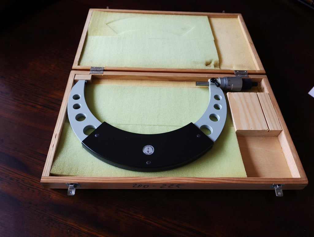 FMS Suhl outside micrometer 200–225 mm with skeletonized frame and case
