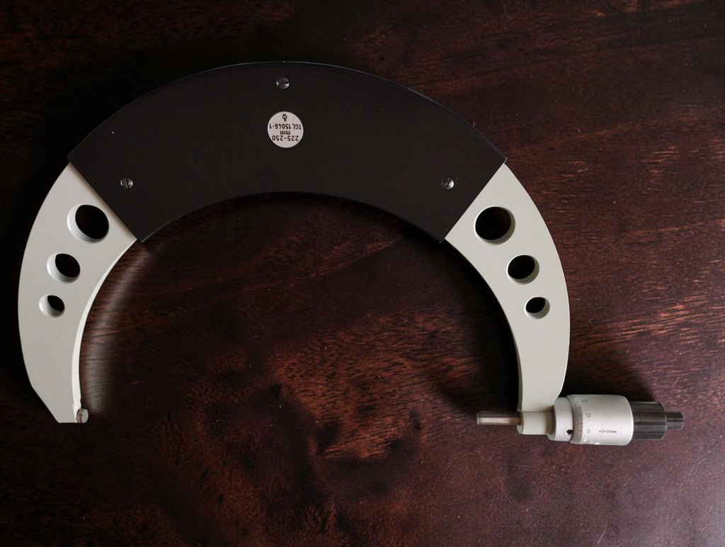 FMS Suhl buitenmicrometer 225–250 mm met houten kist