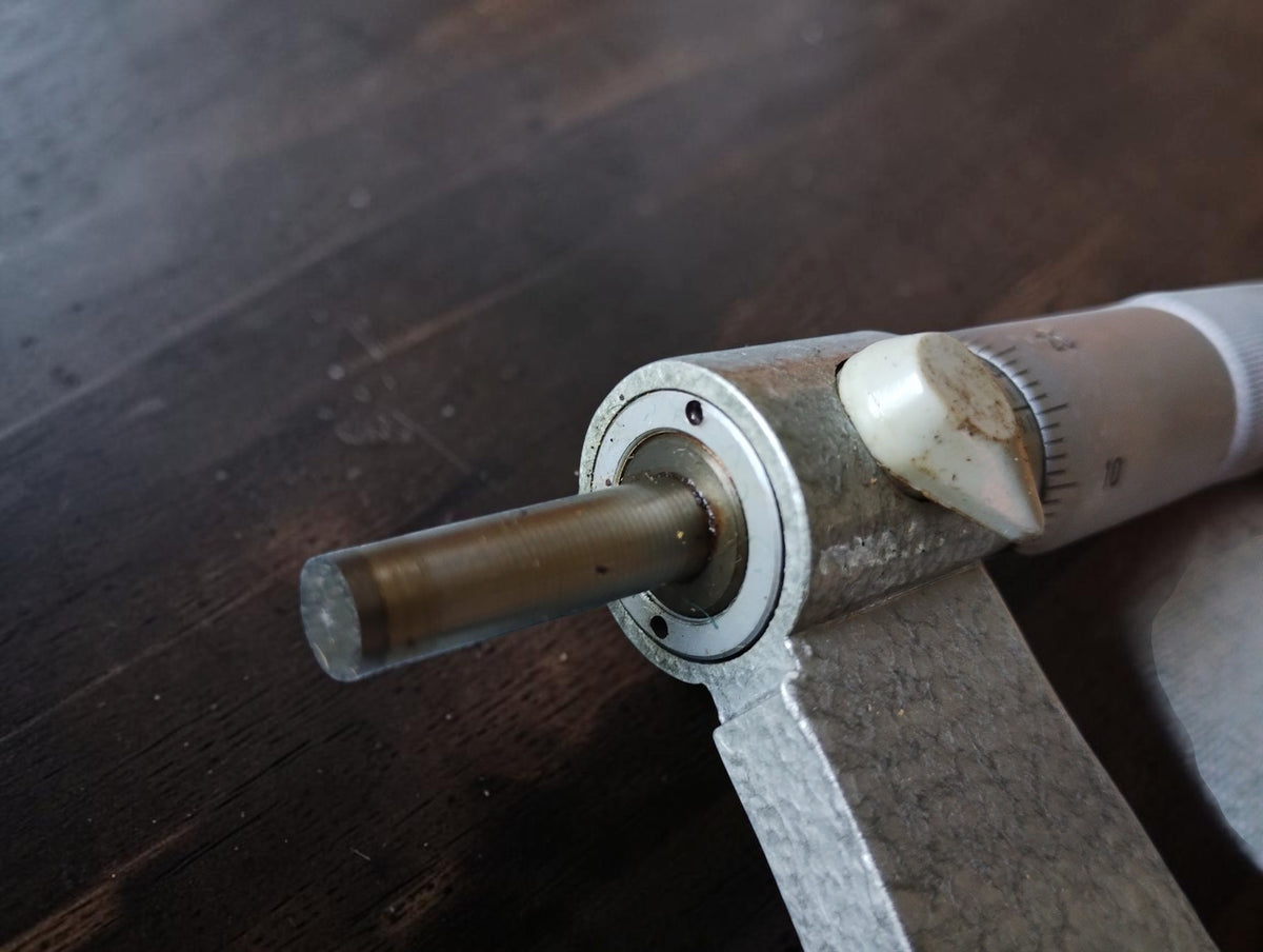 FMS Suhl outside micrometer 225–250 mm with hammertone frame and case