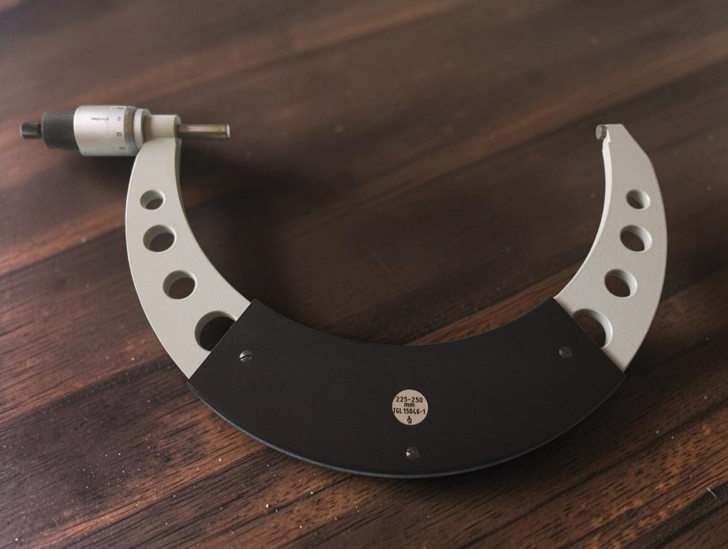 
FMS Suhl outside micrometer 225–250 mm with skeletonized frame and case


