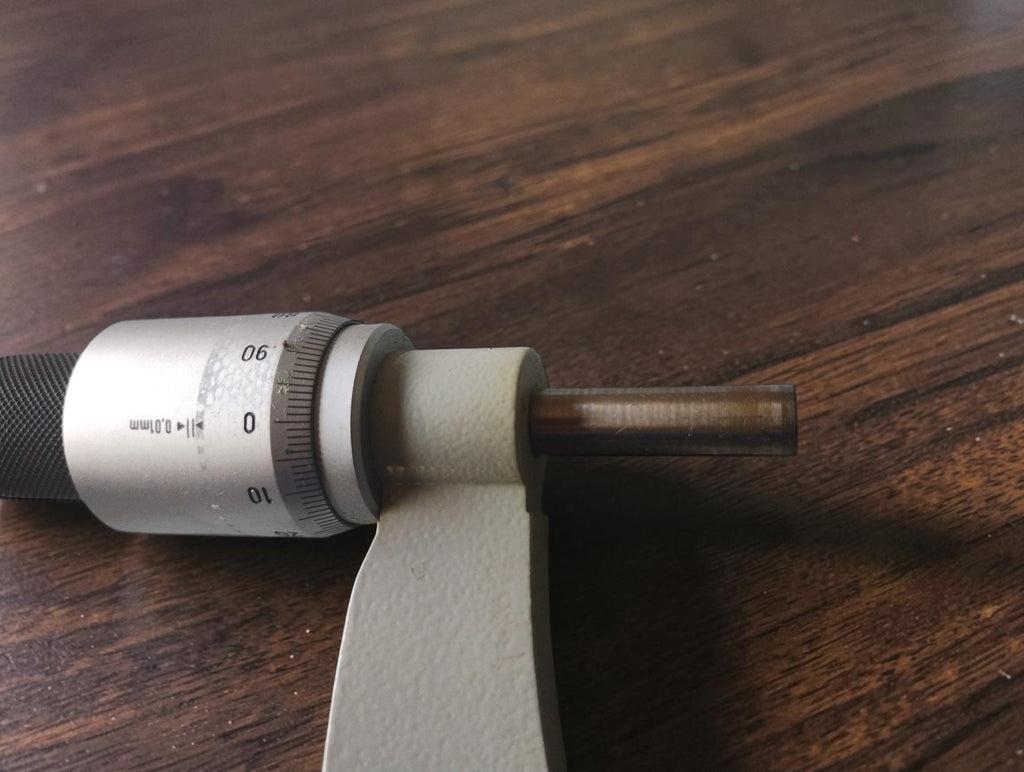 
FMS Suhl outside micrometer 225–250 mm with skeletonized frame and case


