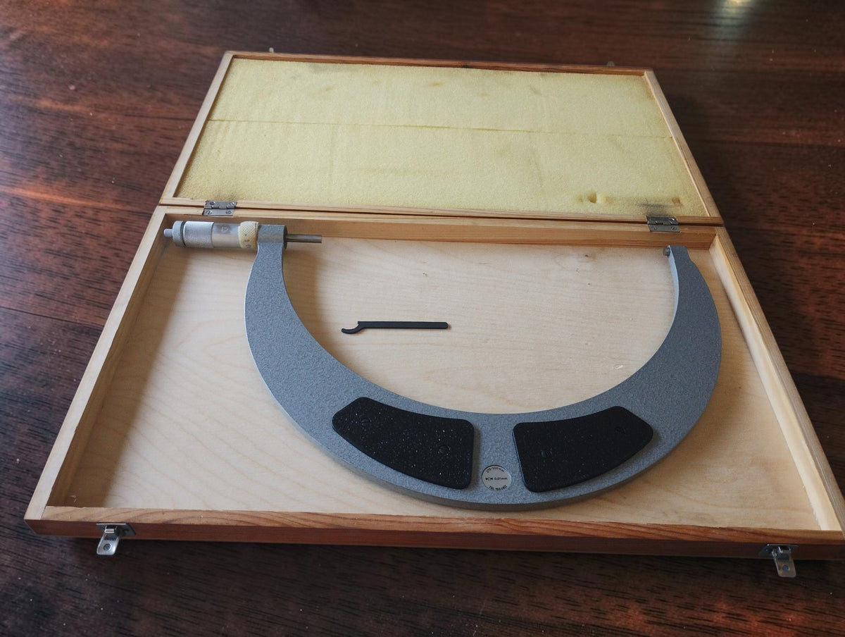 FMS Suhl outside micrometer 275–300 mm with adjustment wrench and wooden case