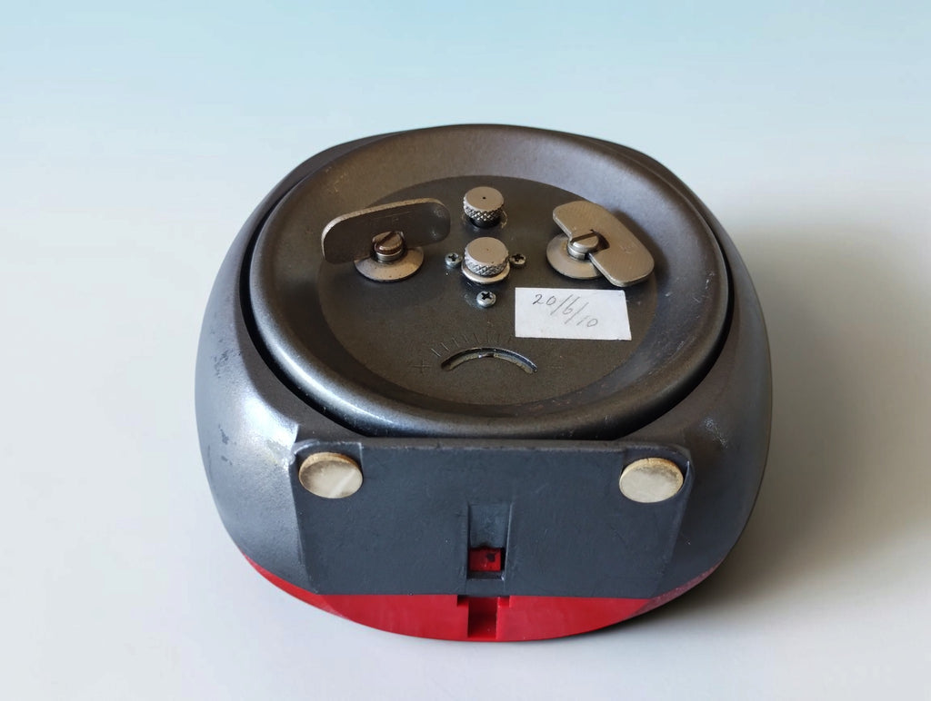 Wehrle Duplex mechanical alarm clock red-grey – vintage Space Age