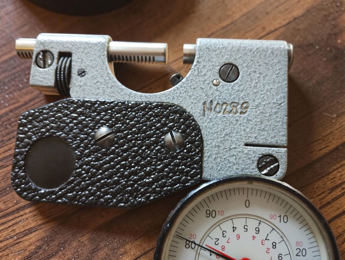 Vintage thickness gauge with Käfer dial indicator and lifting mechanism – no. 10289