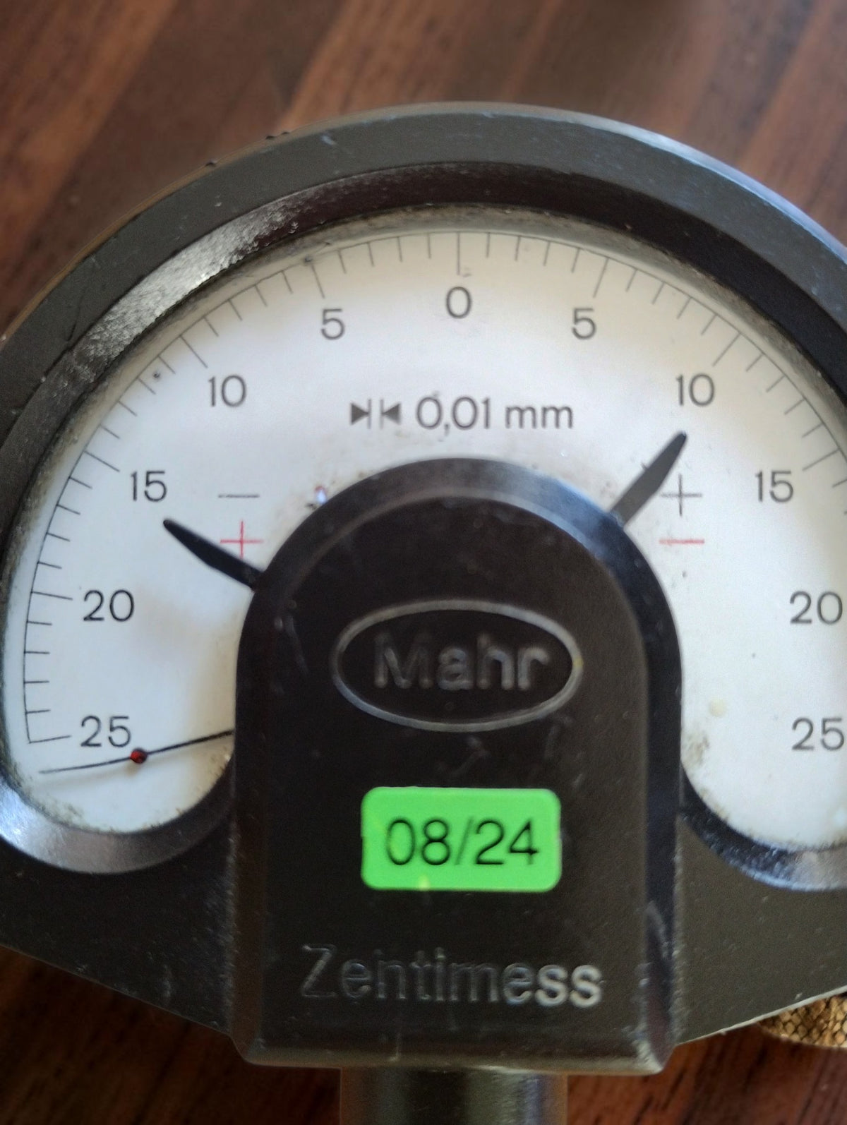 Mahr Zentimess analog dial indicator – 0.01 mm scale graduation