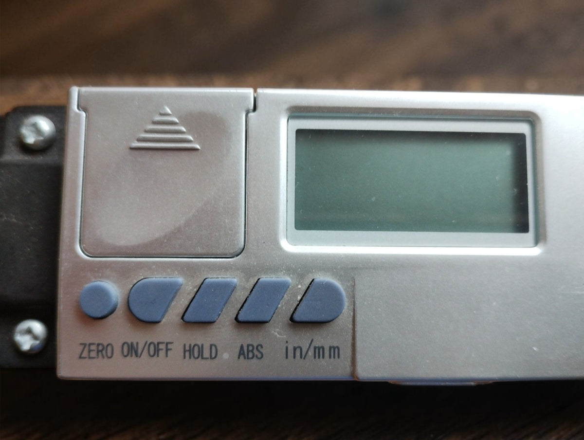 Digitale lineaire meetschaal DRO 200 mm met bevestigingsbeugels