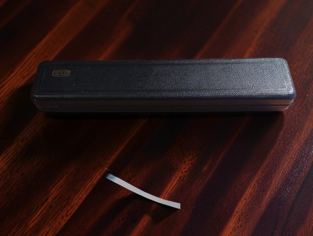 Riefler precisie-arceerinstrument met zwarte cassette