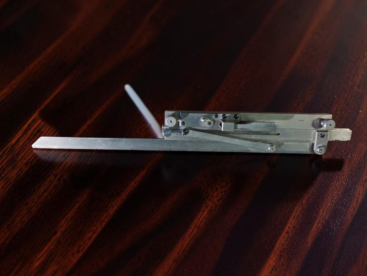 Riefler precisie-arceerinstrument met zwarte cassette