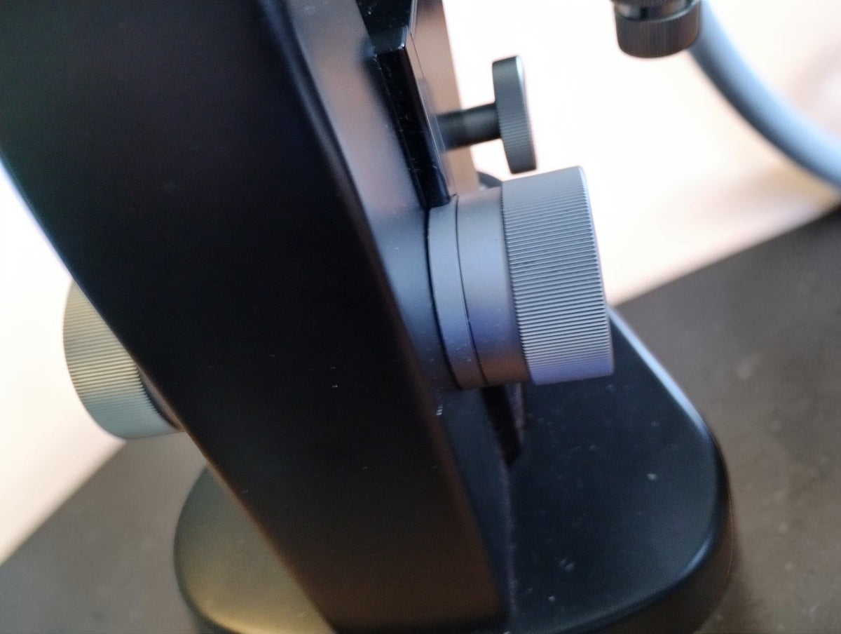 Leitz Wetzlar SM microscope no. 772269 with accessories and documentation
