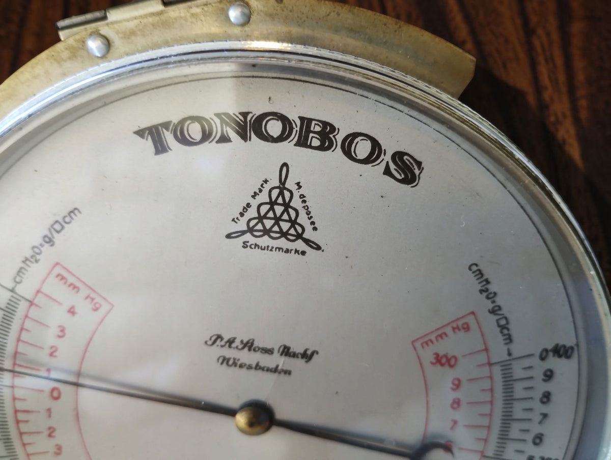 TONOBOS Historic Blood Pressure Gauge with Wooden Case – Wiesbaden
