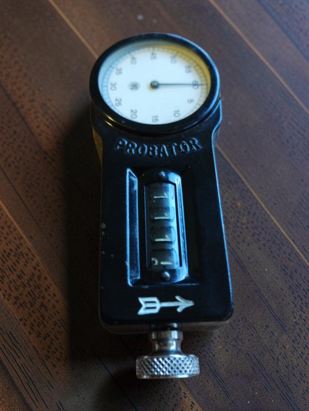 IVO PROBATOR mechanical hand tachometer with seconds dial, revolution counter and knurled adjustment knob
